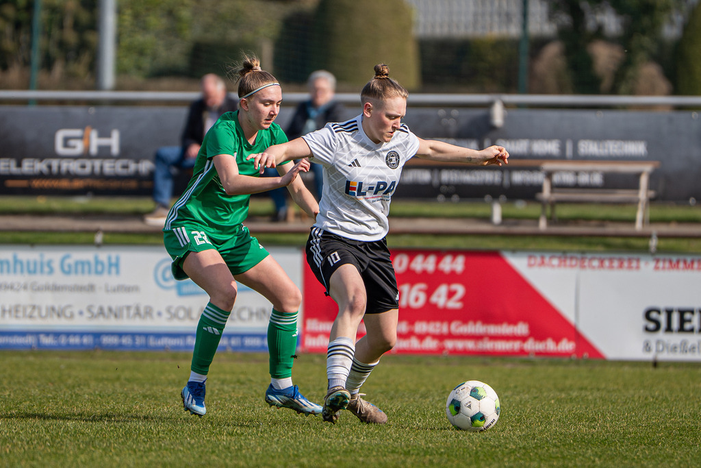 Fußball I Frauen I Saison 2025-2026 I Oberliga Niedersachsen I 15. Spieltag I TuS Lutten - FC Jesteburg-Bendestorf I 6548 | jns.sportfotos - Realisiert mit Pictrs.com