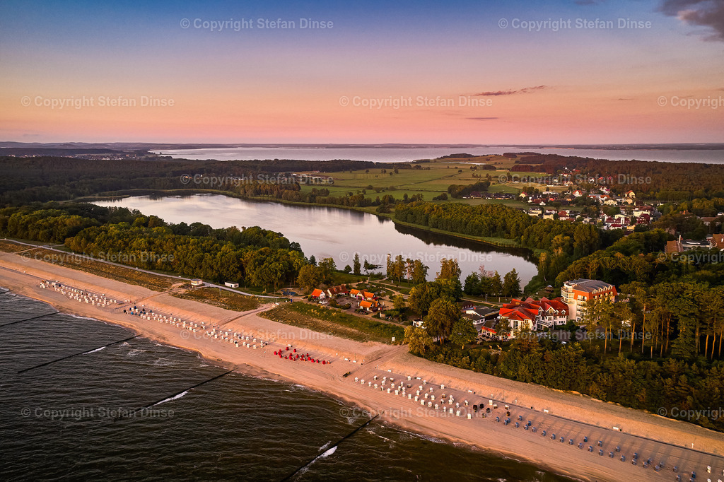PANO0001 92 | Findlinge im Eis, Zeesenboote bei der Traditionsregatta, eine Seebrücke im Sonnenaufgang - mit den Bildern aus dieser Galerie erhalten Sie wunderschöne Aufnahmen über das ganze Jahr. Ein tolles Produkt zum Verschenken, Werben oder zum Träumen vom nächsten - Realisiert mit Pictrs.com