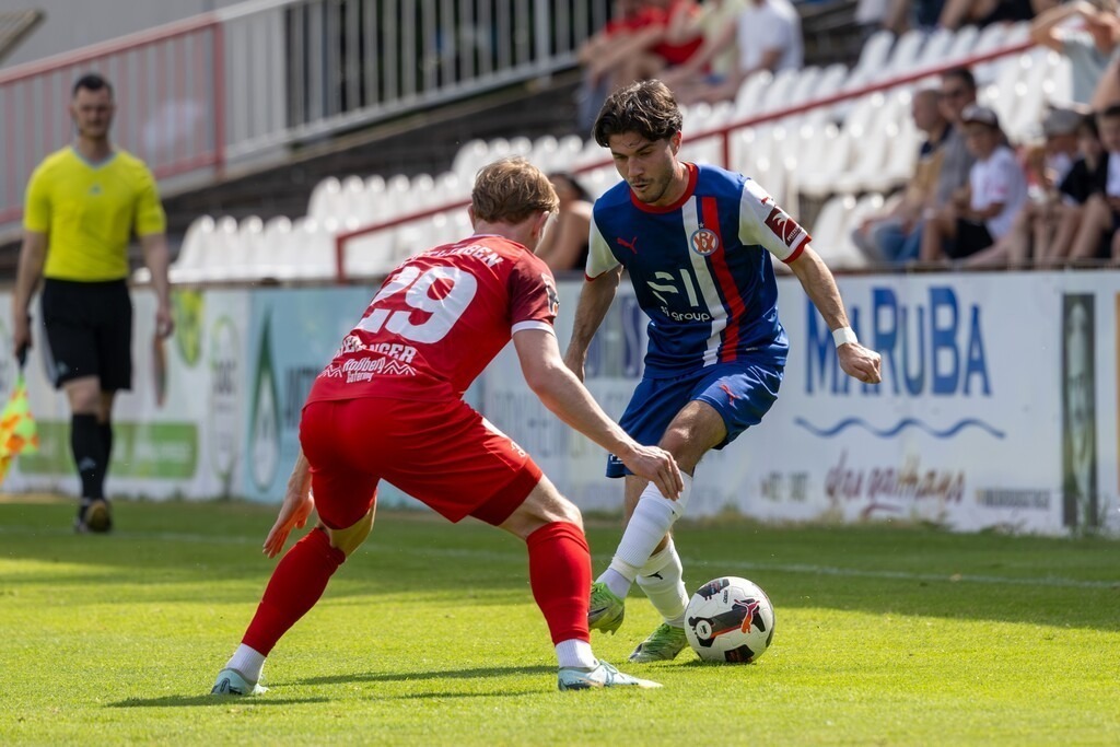 Fußball, Oberliga Baden-Württemberg 2025/26, 30. Spieltag: VfR Mannheim gegen SSV Reutlingen | Fußball, Oberliga Baden-Württemberg 2025/26, 30. Spieltag: VfR Mannheim gegen SSV Reutlingen***Am Ball: Umut Sentürk (21, Mannheim) - Realisiert mit Pictrs.com