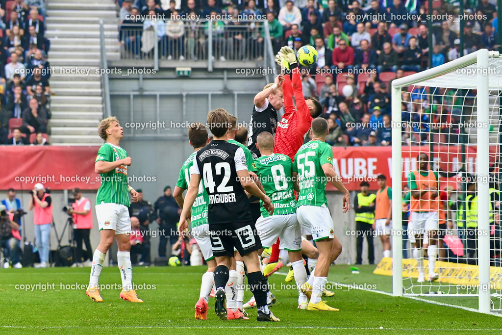 SK Puntigamer Sturm vs. SK Rapid Wien Siegerehrung, Impressionen | #43 Leopold Querfeld SK Rapid, #42 David Affengruber SK Sturm, #8 Alexander Prass SK Sturm, #45 Niklas Hedl SK Rapid, SK Puntigamer Sturm vs. SK Rapid Wien Siegerehrung, Impressionen, SK Puntigamer Sturm vs. SK Rapid Wien Siegerehrung, Impressionen am 01.05.2024 in Klagenfurt (Wörthersee Stadion ), Austria, (Photo by Bernd Stefan)