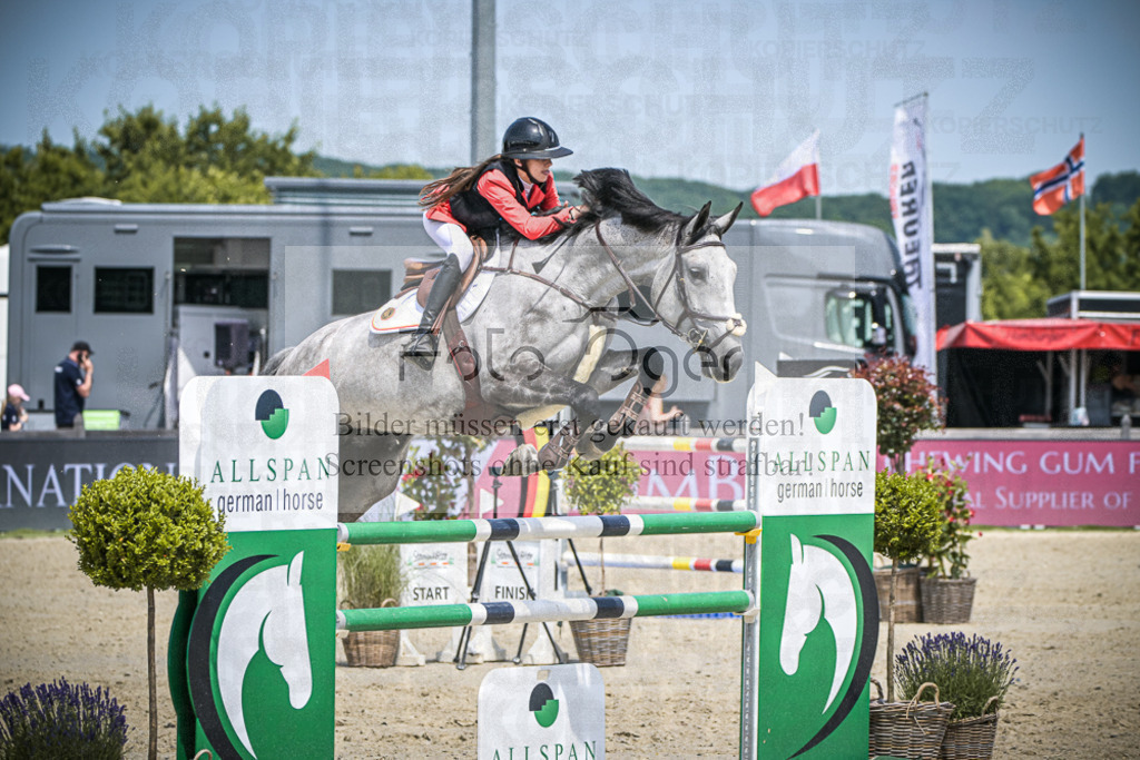 DOS_3795 | Entdecke hochwertige Reitturnierfotos von Foto Oger. Professionell, emotional und authentisch – jetzt Lieblingsmomente im Shop bestellen.Deutschlandweite Turnierfotografie. - Realisiert mit Pictrs.com