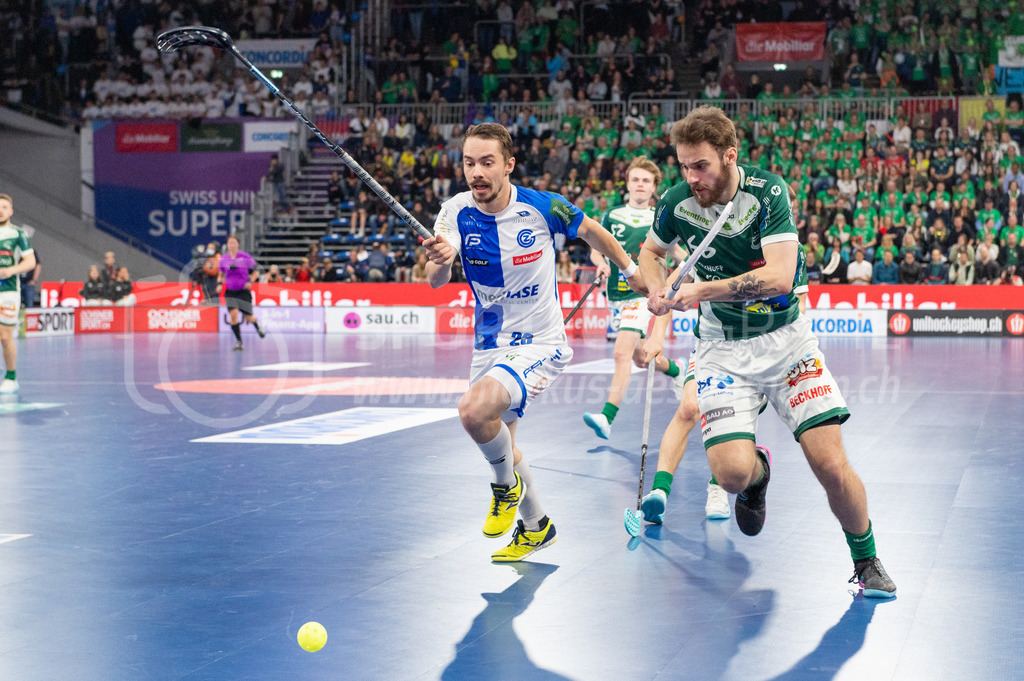 SV Wiler-Ersigen vs GC Unihockey - 23. April 2022 | SV Wiler-Ersigen vs GC Unihockey
Stimo Arena, Kloten
#23 Fabrice Göldi (GC Unihockey) gegen #66 Matyas Krebner (SV Wiler-Ersigen).
Bild: Sportfotografie Markus Aeschimann | www.markus-aeschimann.ch - Realisiert mit Pictrs.com