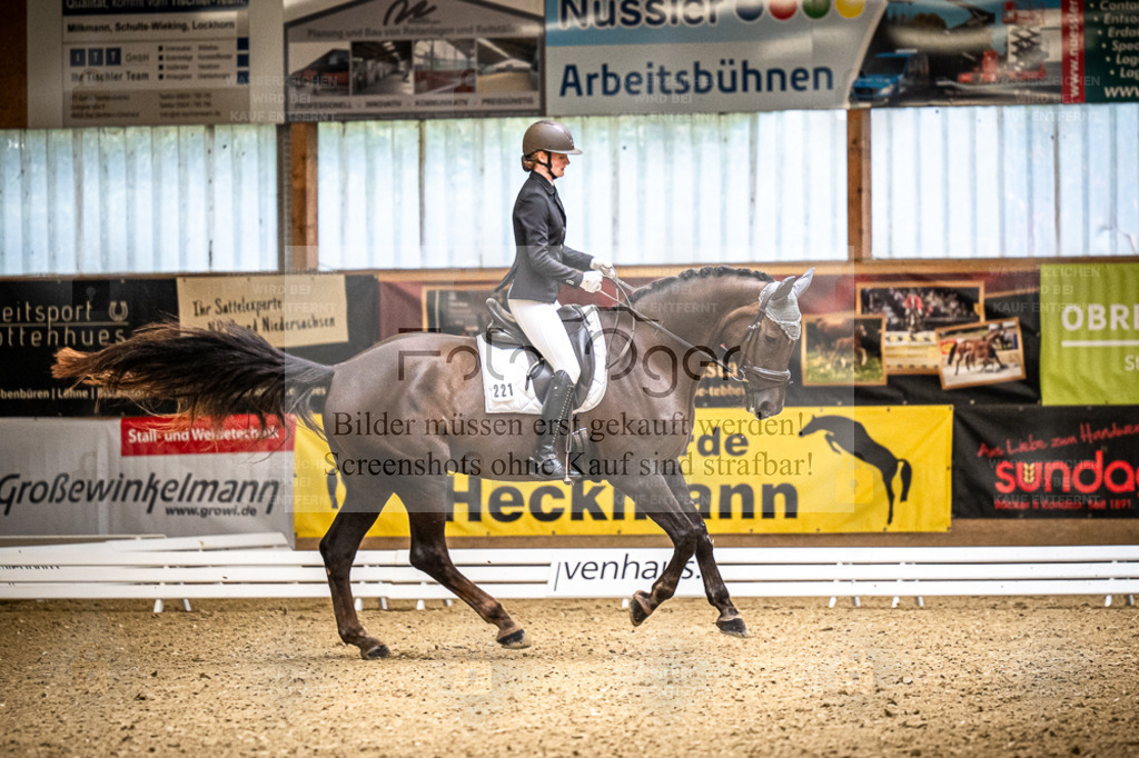 DOS_2414 | Entdecke hochwertige Reitturnierfotos von Foto Oger. Professionell, emotional und authentisch – jetzt Lieblingsmomente im Shop bestellen. - Realisiert mit Pictrs.com