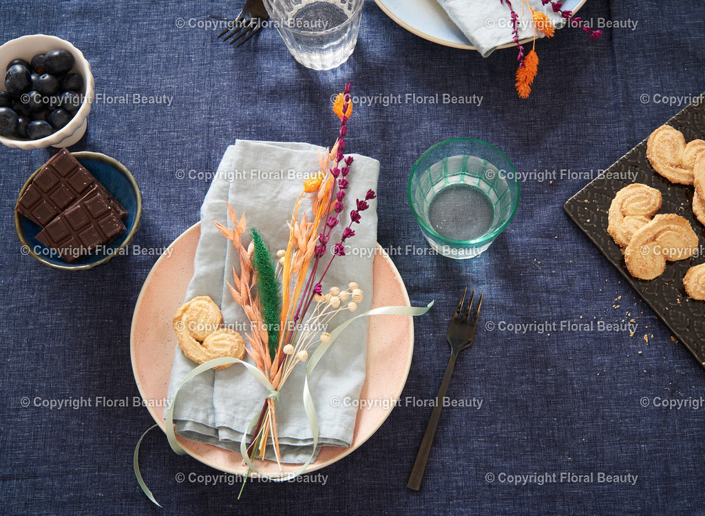 Trockenblumen_01 | Onlineshop für hochwertige Wandbilder. Bei uns findet ihr selbstgestaltete Blumenmotive. Das perfekte Geschenk, als Praxisdeko oder die eigene Wohnung. Alle künstlerischen Blumenfotos sind auf Leinwand, FineArtPrint, Kunstdruck und vielem mehr zu erwerben - Realized with Pictrs.com