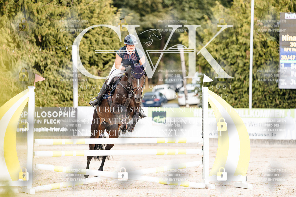 CK902722 | Turnierfotografie Pferdefotografie Trier Rheinland-Pfalz Pferdesport Reitsport Tierfotografie Sportfotografie Pferdevideo Pferdevideografie Equestrianvideography equestrianphotography  - Realisiert mit Pictrs.com