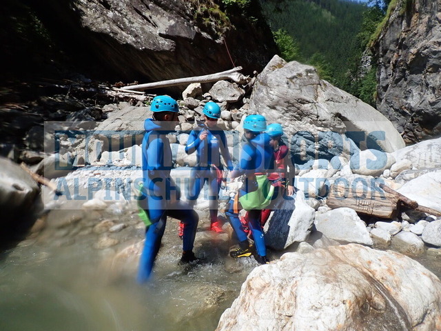 P8020201 | Bestelle die Bilder deines Berg- oder Wasser-Abenteuers mit Mountain Sports bequem von zu Hause aus direkt über unseren Online Fotoshop von pictrs.com. - Realisiert mit Pictrs.com