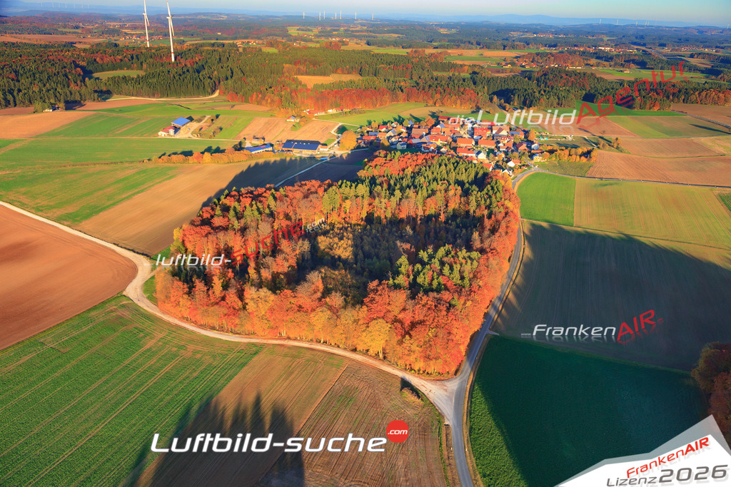 Luftbild von Schederndorf Stadelhofen - Luftaufnahme wurde 2017 von https://frankenair.de mittels Flugzeug (keine Drohne) erstellt - die Geschenkidee