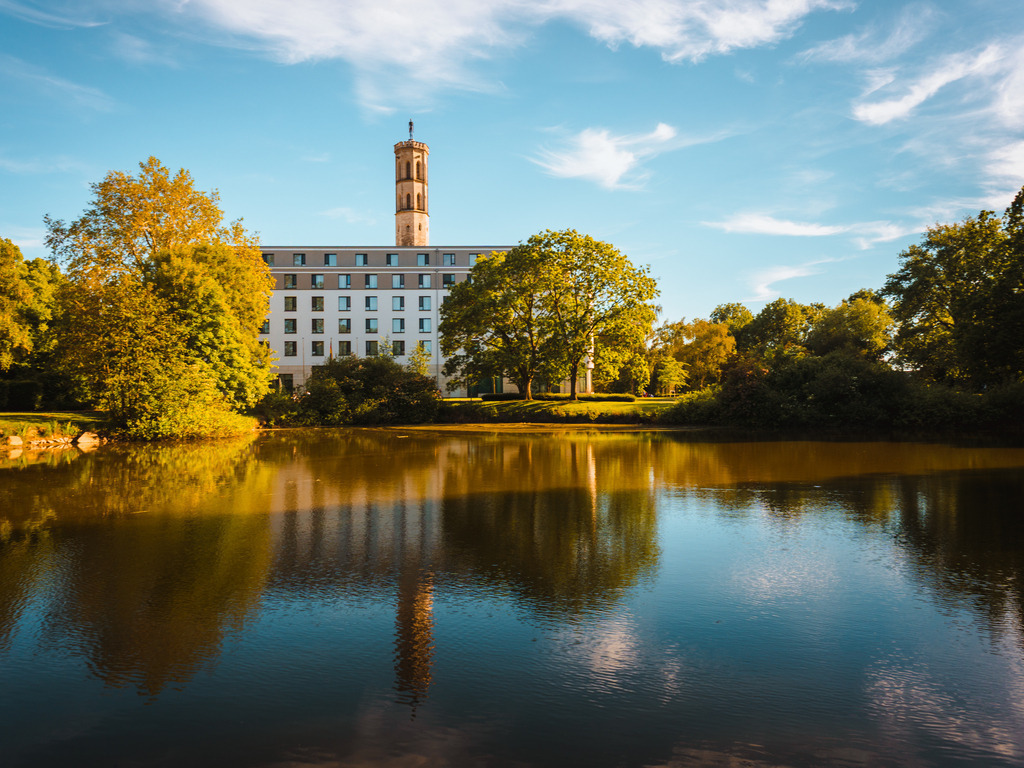 Bürgerpark | Entdecke exklusive Fotokunst aus Braunschweig: Bildband, Leinwände, Postkarten, Kalender, digitale Downloads & Bildlizenzen. Jetzt im offiziellen Beautiful Braunschweig Shop! - Realisiert mit Pictrs.com