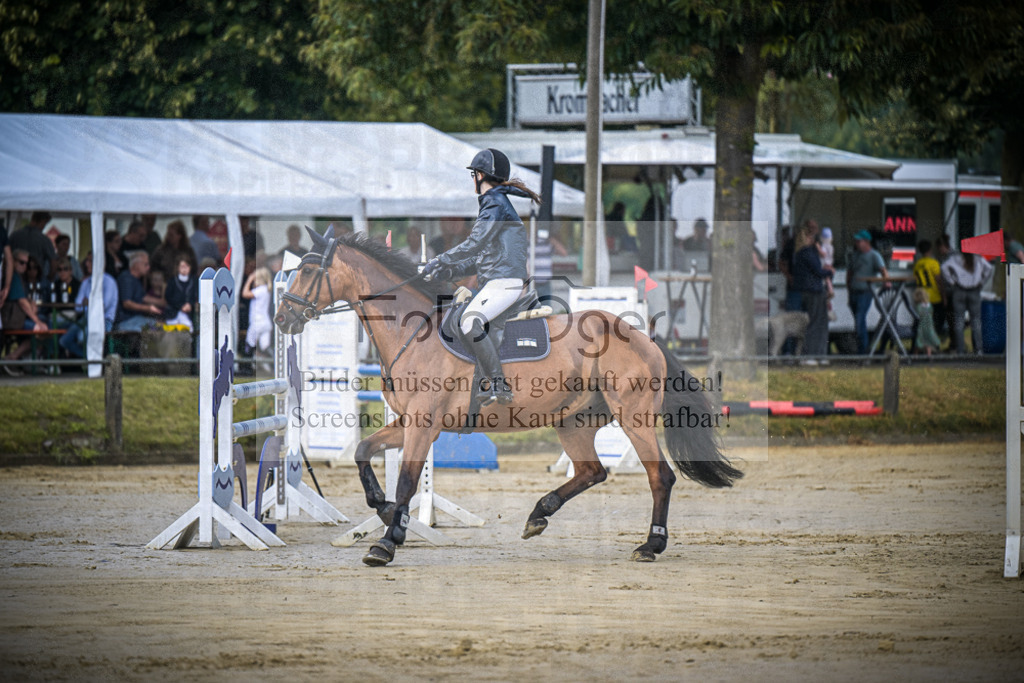 DOS_1552 | Entdecke hochwertige Reitturnierfotos von Foto Oger. Professionell, emotional und authentisch – jetzt Lieblingsmomente im Shop bestellen.Deutschlandweite Turnierfotografie. - Realisiert mit Pictrs.com