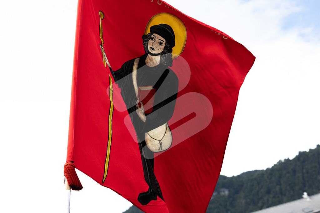 ESAF2025_Freitag_4062 | Die Schwinger des Schwyzer Kantonalen Schwingerverbandes: Fotos, die Dynamik und Leidenschaft festhalten, sowie emotionale Momente aus dem traditionellen Schwingsport zeigen. - Realisiert mit Pictrs.com