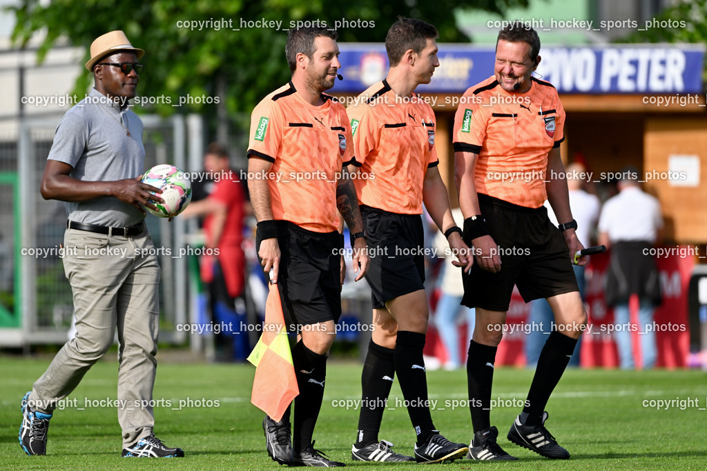 SAK vs. SK Treibach | Pfarrprovisor Dr. Charles Mubiru, Roman Weger Referee, Patrick Treffer Referee, Martin Leitgeb Referee, SAK vs. SK Treibach, SAK vs. SK Treibach am 29.05.2024 in Klagenfurt (Sportpark Welzenegg), Austria, (Photo by Bernd Stefan)