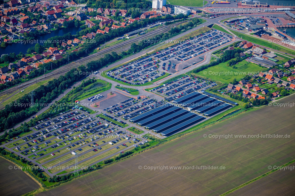 Norden_Norddeich_Parkplätze_Inselfähre_ELS_5647050924 | NORDEN 05.09.2024 Abstellflächen und Freiflächen " P1 Norddeich Inselparker " in Norden im Bundesland Niedersachsen, Deutschland. // Parking areas and open spaces "P1 Norddeich Inselparker" in Norden in the state Lower Saxony, Germany. Foto: Martin Elsen