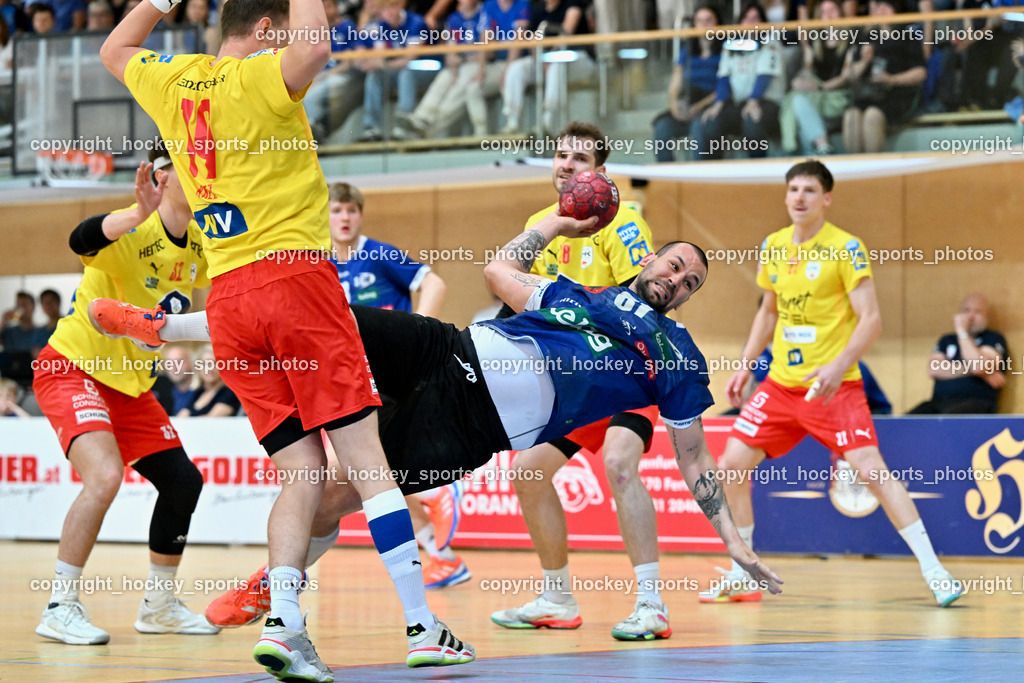 SC Ferlach vs. UHK Krems | Flugeinlage, #19 Knez Domen UHK KREMS, #81 MILICEVIC Adrian SC Ferlach, #28 Munzinger Luca UHK KREMS, SC Ferlach vs. UHK Krems, SC Ferlach vs. UHK Krems am 02.05.2026 in Ferlach (Ballspielhalle Ferlach), Austria, (Photo by Bernd Stefan)