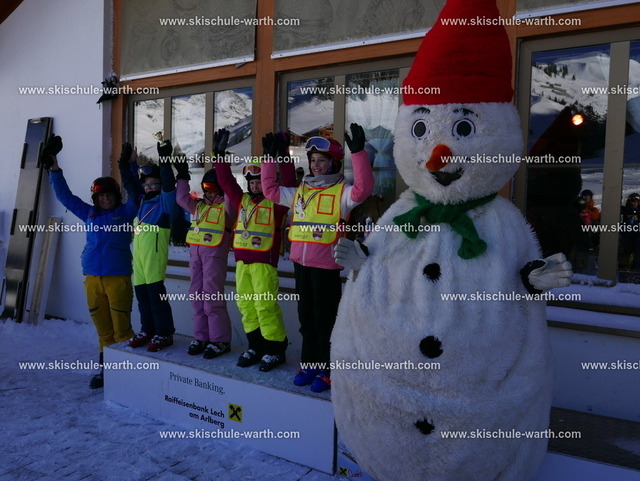 Gruppe Anna Maria | Photos von der Skischule Warth - Realisiert mit Pictrs.com