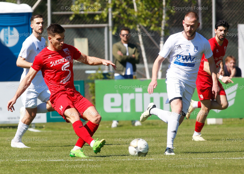 A_LUI_27042024_45 | SPORT,FUSSBALL,LT1 OOE LIGA ASKOE OEDT-UNION EDELWEISS LINZ 27.04.2024 IM BILD:ARNE AMMERER  (OEDT) UND WOLFGANG ABLINGER (EDELWEISS) FOTO:FOTOLUI