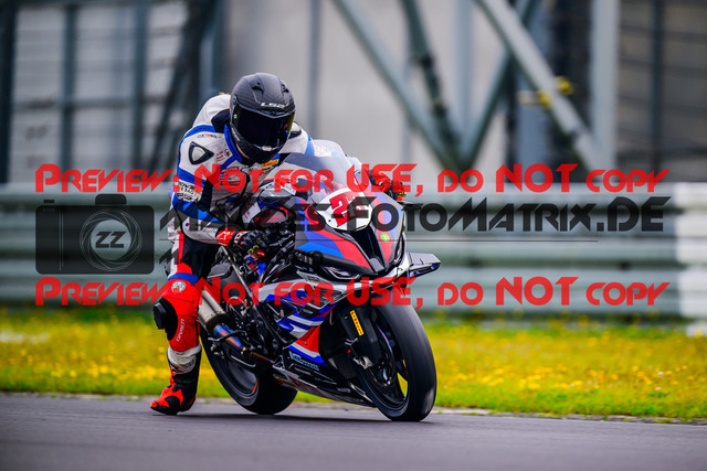 MaZZes_FotoMatrix_240831_6007705_5684 | STK1000