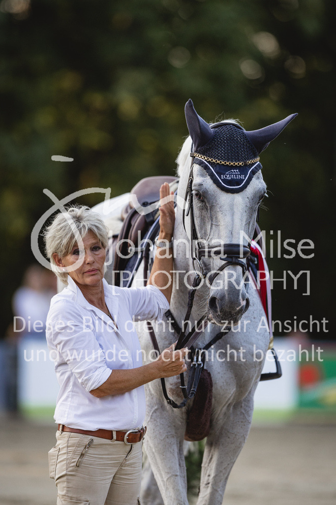 230826_Delbrueck_S1-Spr-981 | Deine schönsten Turniermomente als professionelle Fotos! Entdecke hochwertige Pferdesport-Fotografie im Online-Shop. Jetzt Fotos finden & bestellen!