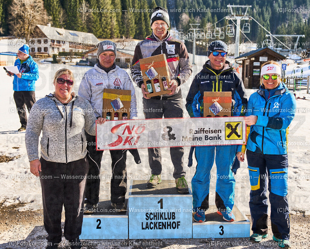 ALP1252_MastersCup-RTL-II_LKHF_Siegerehrung | NÖ Raiffeisen MastersCup, Jugend - Damen - Herren, Riesentorlauf-Rennen 2 auf der Fuchswaldpiste in Lackenhof am Ötscher, durchführender Verein: Schiklub Lackenhof, So 9. Februar 2025.