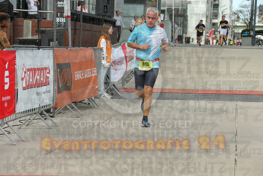 250920_1323_EX1_4327 | Sportfotografie im Rhein-Sieg Kreis, Köln, Bonn, NRW, Rheinland Pfalz, Hessen, etc. Unser Tätigkeitsfeld umfasst den Laufsport vom Volkslauf über den Marathon, Duathlon, Triathon bis zum Ultralauf wie Kölnpfad Ultra oder Schindertrail.