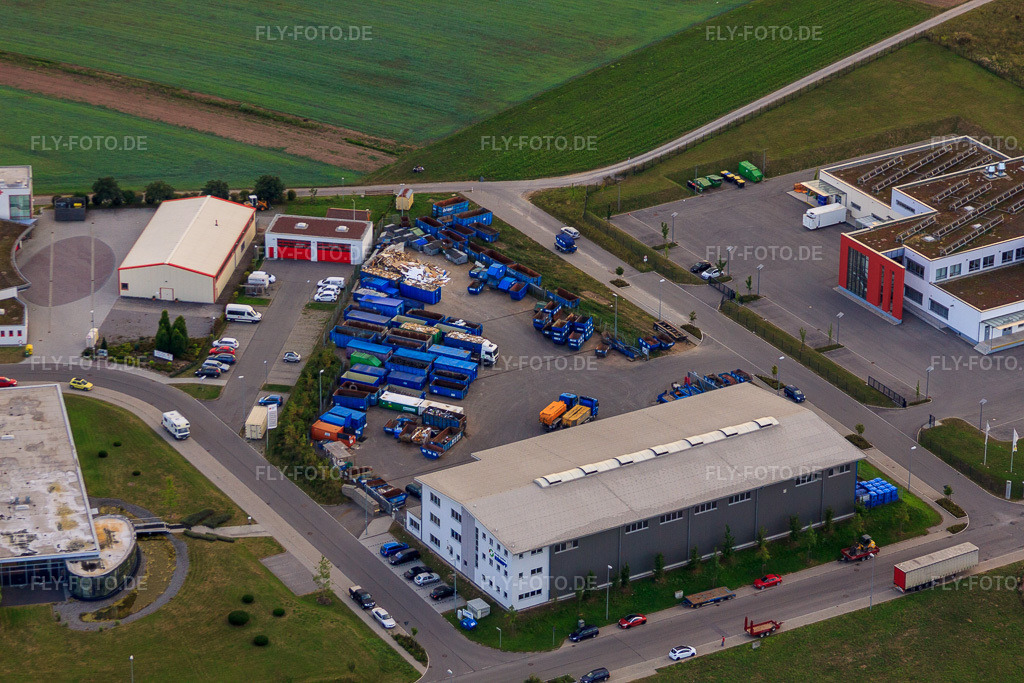 Luftbild: KÖMPF Recyclingzentrum & Containerdienst in Calw im Bundesland Baden-Württemberg in Deutschland. – Foto: IMG_52364.jpg vom 23.08.2012 durch Werner Riehm/FLY-FOTO.de – Auflösung des Originals: 4752 x 3168 px – Ihr Entsorgungspartner | Recyclingzentrum KÖMPF