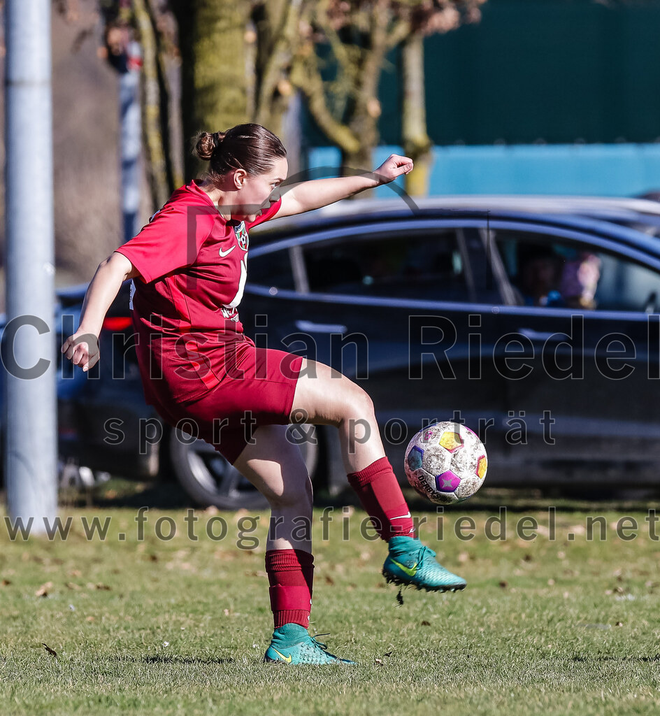 2024-02-25_041_FC_Schwaig_gegen_TSV_Eching | Oberding, Deutschland, 25.02.2024:
Fußball, Bezirksliga 2023 / 2024, Testspiel, FC Schwaig gegen TSV Eching, Endergebnis: 0:5

Medina Musliji (FC Schwaig, #5)

Foto: Christian Riedel / fotografie-riedel.net
