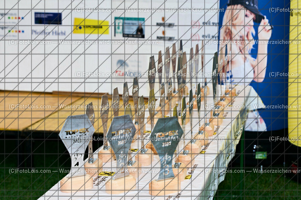 ALP8052_XXIX_GRANITBEISSER_Siegerehrung_Ehrenpreise | (C)FotoLois.com, Alois Spandl, 29. GRANITBEISSER - Mountainbike-Marathon in St. Georgen am Walde, Start/Ziel/Siegerehrung, Sa 2. September 2023.