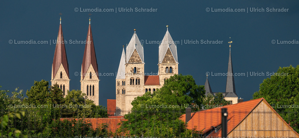 10049-13335 - Kirchenpanorama in Halberstadt | Stockfoto und Bilderpool mit Bildmaterial aus Deutschland, dem Harz, Halberstadt, Quedlinburg, Wernigerode und weltweit. Qualitativ hochwertige und professionelle Fotos anschauen und kaufen. - Realisiert mit Pictrs.com