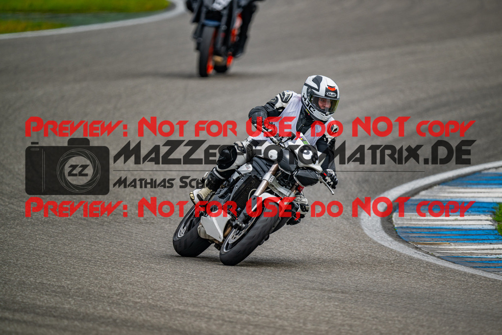 MaZZes_FotoMatrix_240701_6007705_7092 | INST