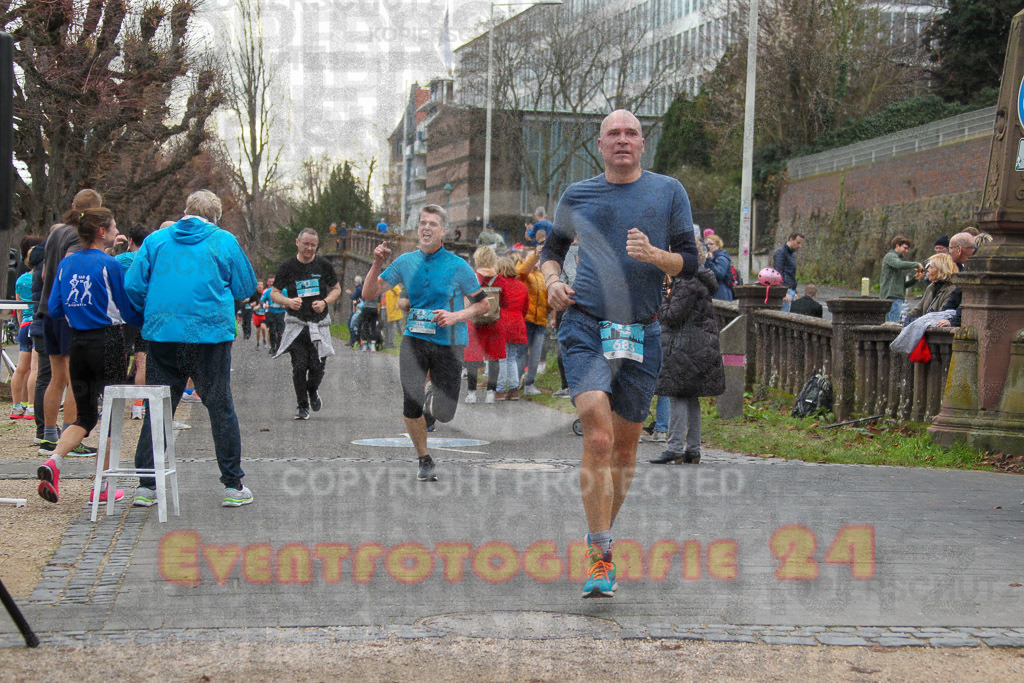 221231_1204_EV4_8675 | Sportfotografie im Rhein-Sieg Kreis, Köln, Bonn, NRW, Rheinland Pfalz, Hessen, etc. Unser Tätigkeitsfeld umfasst den Laufsport vom Volkslauf über den Marathon, Duathlon, Triathon bis zum Ultralauf wie Kölnpfad Ultra oder Schindertrail.