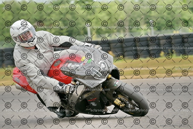 25bt05-1214 | markuskiefer.com - Realisiert mit Pictrs.com