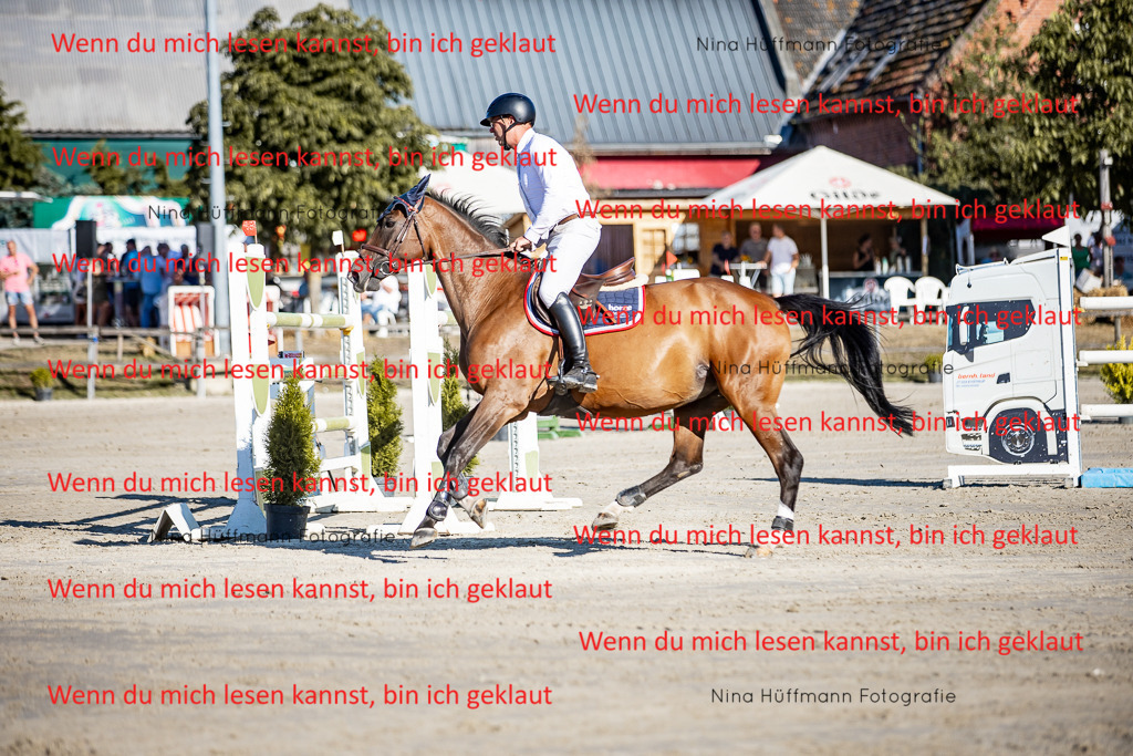 BK1A8156 | Turnierbilder Turnierfotos Nina Hüffmann Turnierfotografie Pferdefotografie Tierzeichnung Haustierzeichnung Pferdezeichnung Hundezeichnung Videograf  - Realisiert mit Pictrs.com