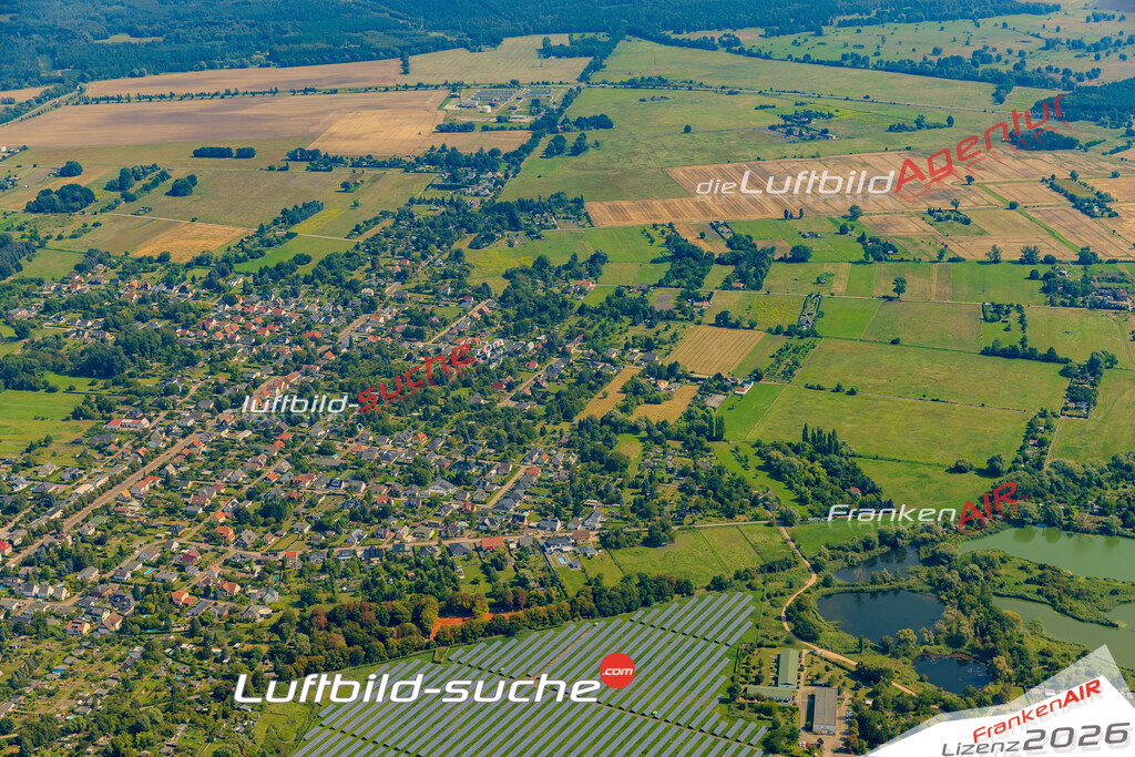 Schrägluftbild  Haferbreite  Stendal - Das Luftbild wurde 2025 vom UL-Flugzeug heraus erstellt (ohne Drohne- keine Drohnenaufnahme ) - Hochauflösende Luftaufnahme -Nicht vergleichbar mit Google Maps oder Satelittenbilder- Die Geschenkidee !Mit Lizenz und Bildrechte bestellbar