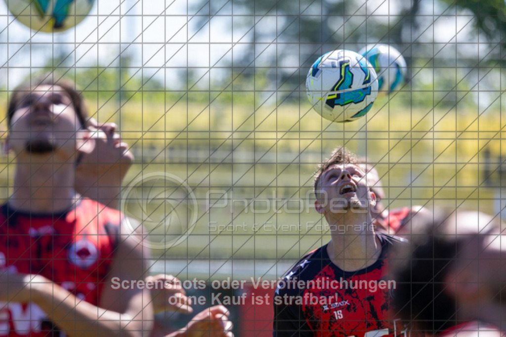 20250629_112510_1882 | #,1.Göppinger SV, Fussball, Oberliga BW - Trainingsauftakt, Saison 2025/2026, Rasensportplatz Stadion SV Göppingen, Hohenstaufenstr. 116, 73033 Göppingen, 29.06.2025 - 10:30 Uhr,Foto: PhotoPeet-Sportfotografie/Peter Harich