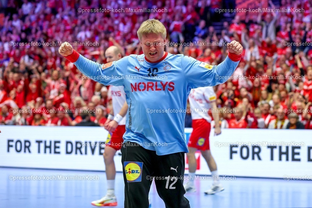 EHF26012603033 | 26.01.2026, Handball, Men's EHF EURO 2026, Deutschland - Dänemark, Jyske Bank Boxen in Herning, Dänemark, Main Round:  Emil Nielsen (Denmark #12) jubelnd