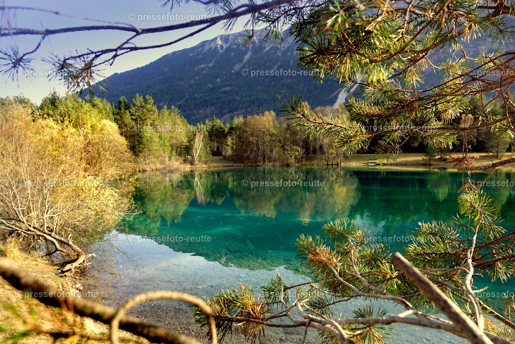 welltvi-Weissenbach_Baggersee-Herbst-04112017-_DSC1907 | Info aus dem Bezirk Reutte/Ausserfern Tirol sowie eine umfangreiche Bilddatenbank über die gesamte Region: Lechtal, Talkessel Reutte, Tannheimertal, Zwischentoren. Lech, Plansee, Zugspitze, Grenztunnel, B179, Fernpassstraße, Verkehr, Lawinen, Tradition, - Realisiert mit Pictrs.com