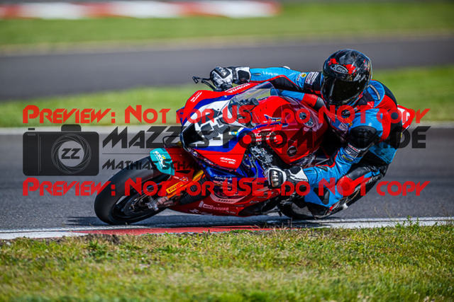 MaZZes_FotoMatrix_220506_91975 | Fotograf Mathias Schmid
Sportfotograf,
Eventfotograf,
Hochzeitsfotograf,
Portraitfotograf