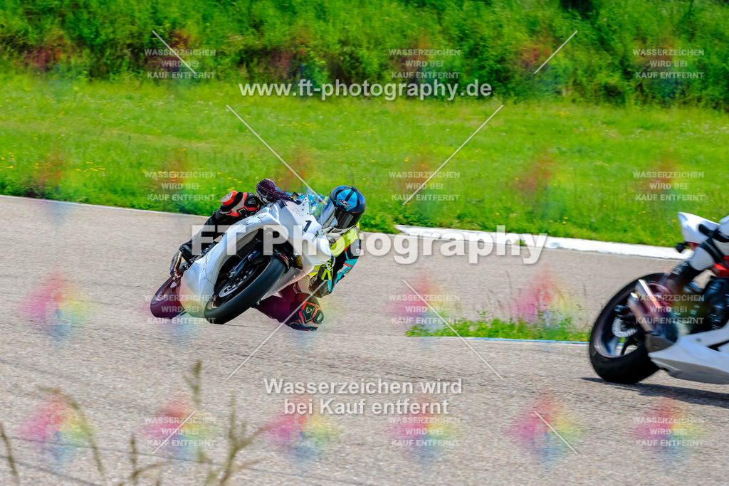 MotoTeam-9882 | Hier findet Ihr Bilder von Touristenfahrten auf der Nürburgring Nordschleife oder von anderen Veranstaltungen die ich besucht habe. Viel Spass beim Durch Schauen 