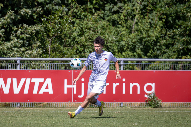 FC Scharbeutz 1 - Tema Chase Football Club I DanaCup 2026 080 | Herzlich willkommen in meiner Fotogalerie für Sportmannschaften. Schau gerne mal rein, vielleicht ist Dein Team ja auch dabei! Falls nicht, schreib mir und wir ändern das! :)  - Realisiert mit Pictrs.com