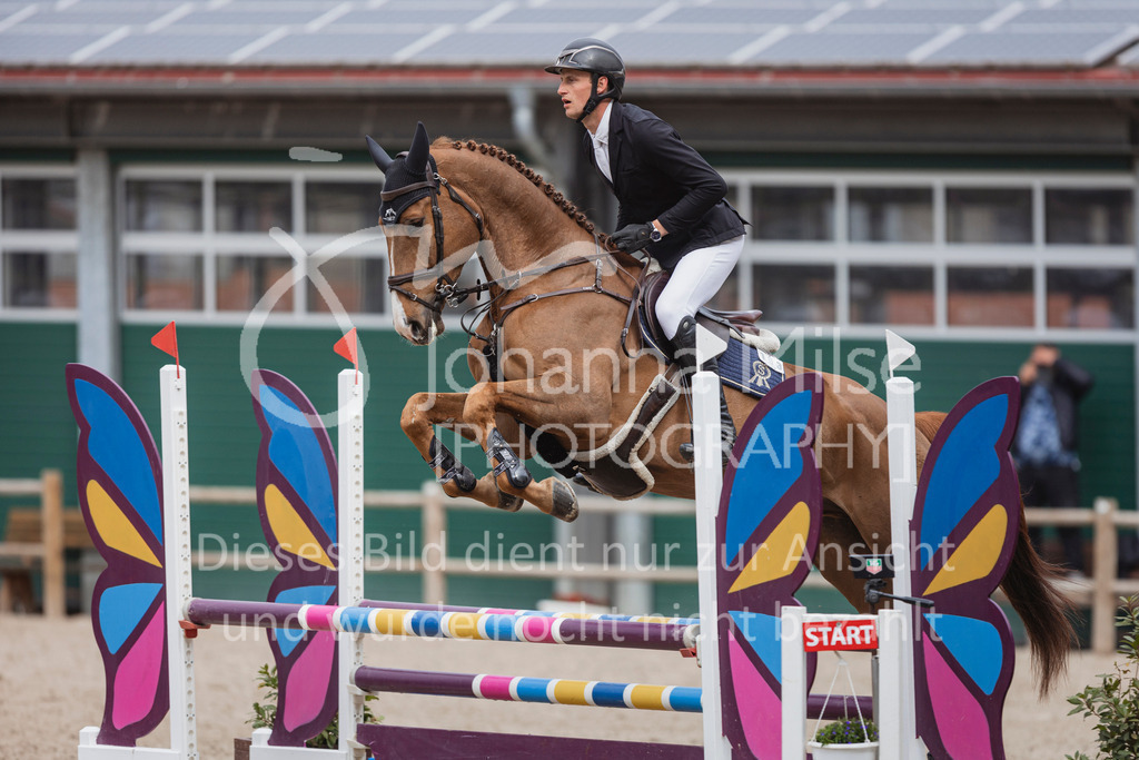 250506_Mühlen_SprPf-A2-271 | Deine schönsten Turniermomente als professionelle Fotos! Entdecke hochwertige Pferdesport-Fotografie im Online-Shop. Jetzt Fotos finden & bestellen!