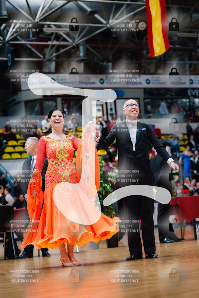 Hessen Tanzt WDSF Open Senior III Standard 127 (244) Werner Gabrisch _ Dorit Gabrisch (TSC Rot-Weiss Viernheim)-2025-05-17-8108 | Webshop for digital downloads and prints of dance sport, event & show photographer Julian Link - Realisiert mit Pictrs.com
