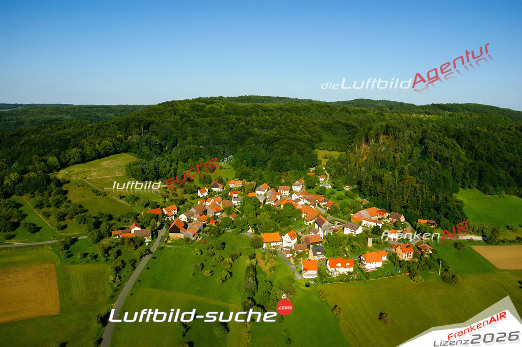 Die Luftaufnahme Roschlaub - Scheßlitz wurde vom UL-Flugzeug (keine Drohne) aus fotografiert.Hohe Druck- Auflösung-die Geschenkidee!