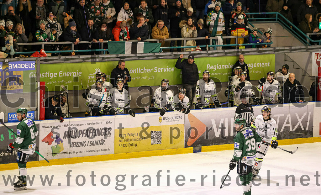 2024-02-02_059_TSV_Erding_gegen_ERSC_Amberg | Erding, Deutschland, 02.02.2024:
EishockTSV Erding gegen ERSC Ambergey, Bayernliga Vorrunde 2023 / 2024, 30. Spieltag, TSV Erding gegen ERSC Amberg, Endergebnis: 1:0

Foto: Christian Riedel / fotografie-riedel.net