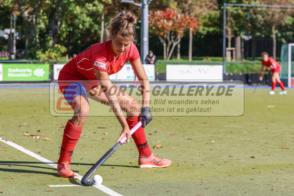 MJ_2022-10-09_Damen_DSD-Braunschweig-70 | Cora Kruft (DSD Düsseldorf #10), DSD Düsseldorf - Eintracht Braunschweig am 9.10.2022 in der Hockeyanlage DSD, Düsseldorf