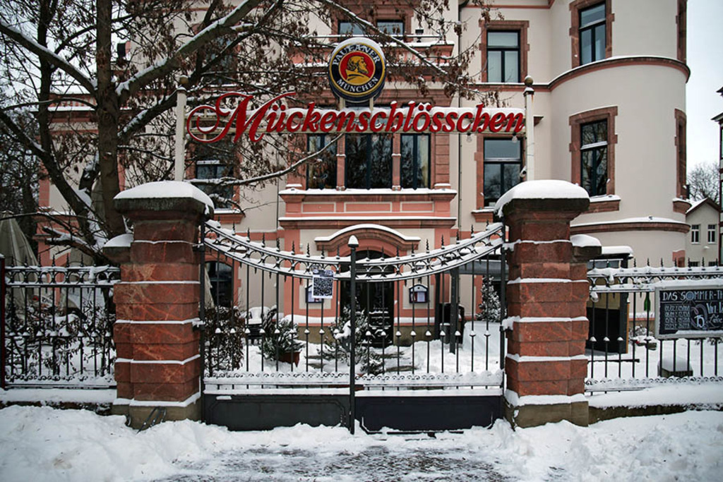 Mückenschlösschen | Das Team hinter BILDLEXIKON LEIPZIG bündelt historische wie aktuelle Informationen über die Stadt Leipzig in Text und Bild auf einer Plattform und stellt diese der interessierten Öffentlichkeit zur Verfügung.