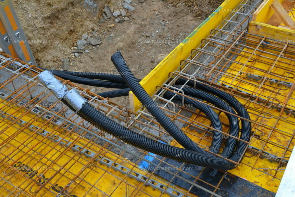 bib-lg17-elektroinstallation-0049 | Nach LV-Leistungsgruppen sortierte Detailfotos über den Bau eines Hauses. Alle Hausbau-Bilder direkt vom Urheber und Autor der Website Haus-Selber-Bauen.com