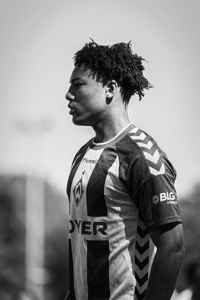 blr.pics -037 | Professionelle Fußball- und Sportfotografie. Spielbilder online ansehen und kaufen – Einzelbilder oder komplette Galerien in hoher Qualität. - Realisiert mit Pictrs.com