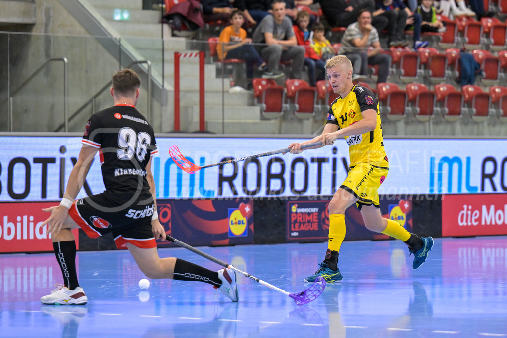 HC Rychenberg vs UHC Uster - 14. October 2022 | HC Rychenberg vs UHC Uster
AXA Arena, Winterthur
Markus Lindgjerdet (#10 HC Rychenberg)
Bild: Sportfotografie Markus Aeschimann | www.markus-aeschimann.ch - Realisiert mit Pictrs.com