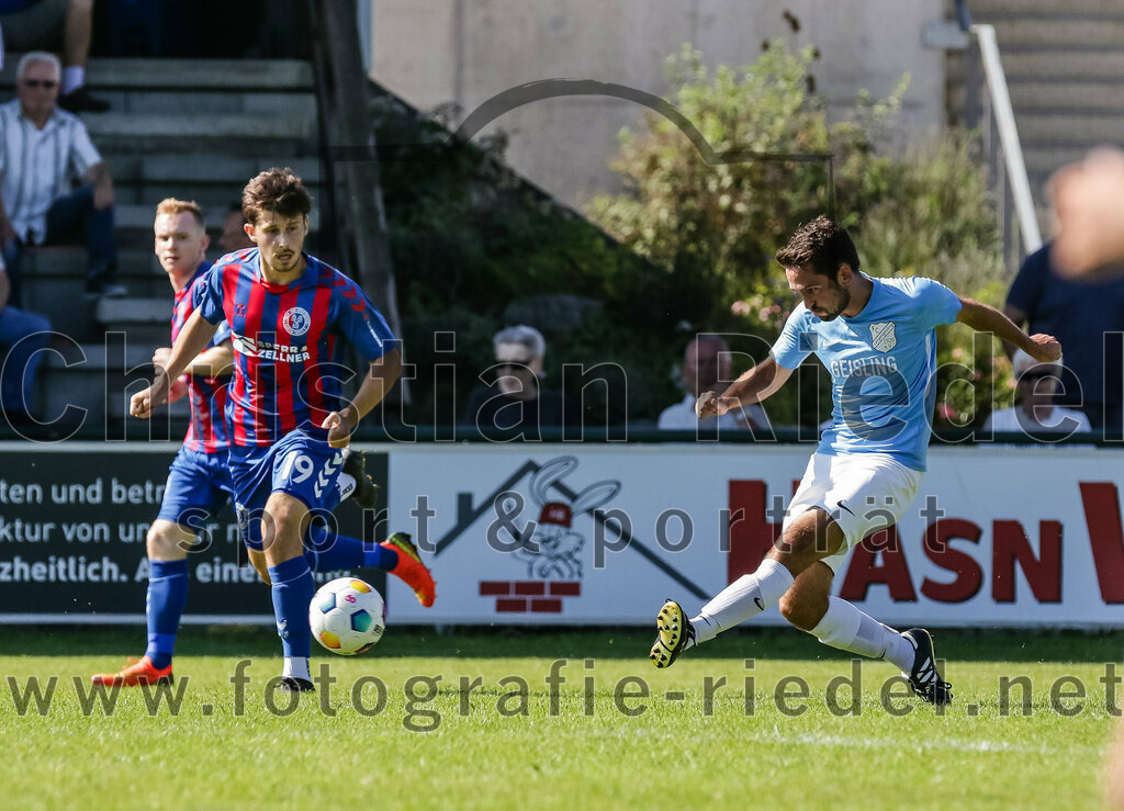 2023-09-16_048_FC_Langengeisling_gegen_TSV_Dorfen | Erding, Deutschland, 16.09.2023:
Fußball, Bezirksliga Oberbayern Ost 2023 / 2024, 9. Spieltag, FC Langengeisling gegen TSV Dorfen, Endergebnis: 3:1

Alexander Linner (TSV Dorfen, #19), Lucas Seeholzer (FC Langengeisling, #2)

Foto: Christian Riedel / fotografie-riedel.net