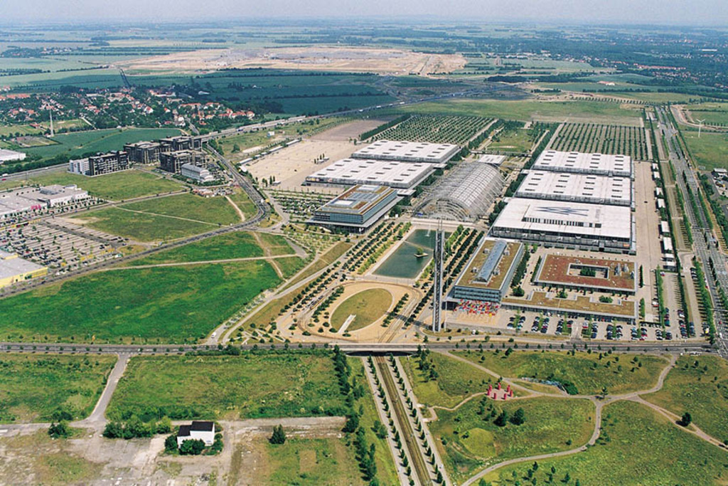 Foto: Leipzig - Leipziger Messe | Das Team hinter BILDLEXIKON LEIPZIG bündelt historische wie aktuelle Informationen über die Stadt Leipzig in Text und Bild auf einer Plattform und stellt diese der interessierten Öffentlichkeit zur Verfügung.