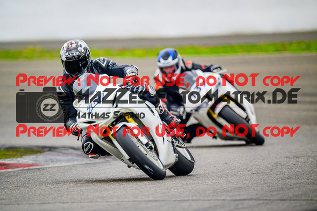 MaZZes_FotoMatrix_240717_6007705_3809 | GELB